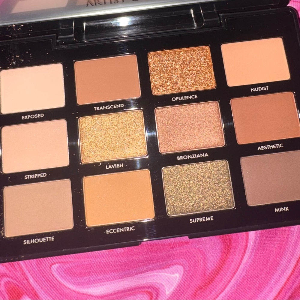 Artist Couture Supreme Nudes Eyeshadow and Pressed Pigment Palette 12 x 1.4g,